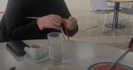 Knitting for beginners: First steps with needles and yarn
